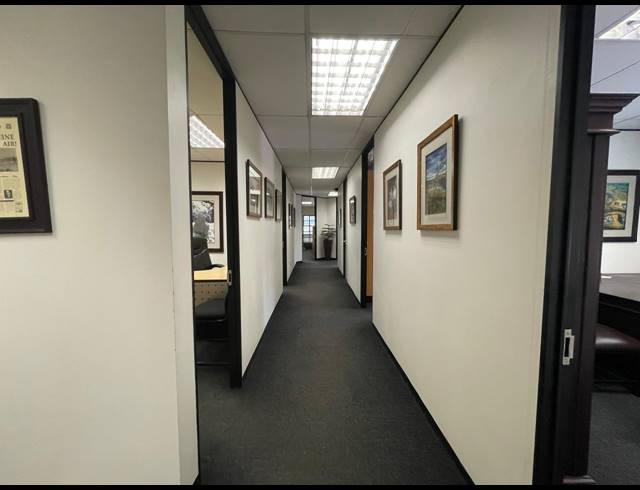 752M² OFFICE FOR SALE IN BRYANSTON